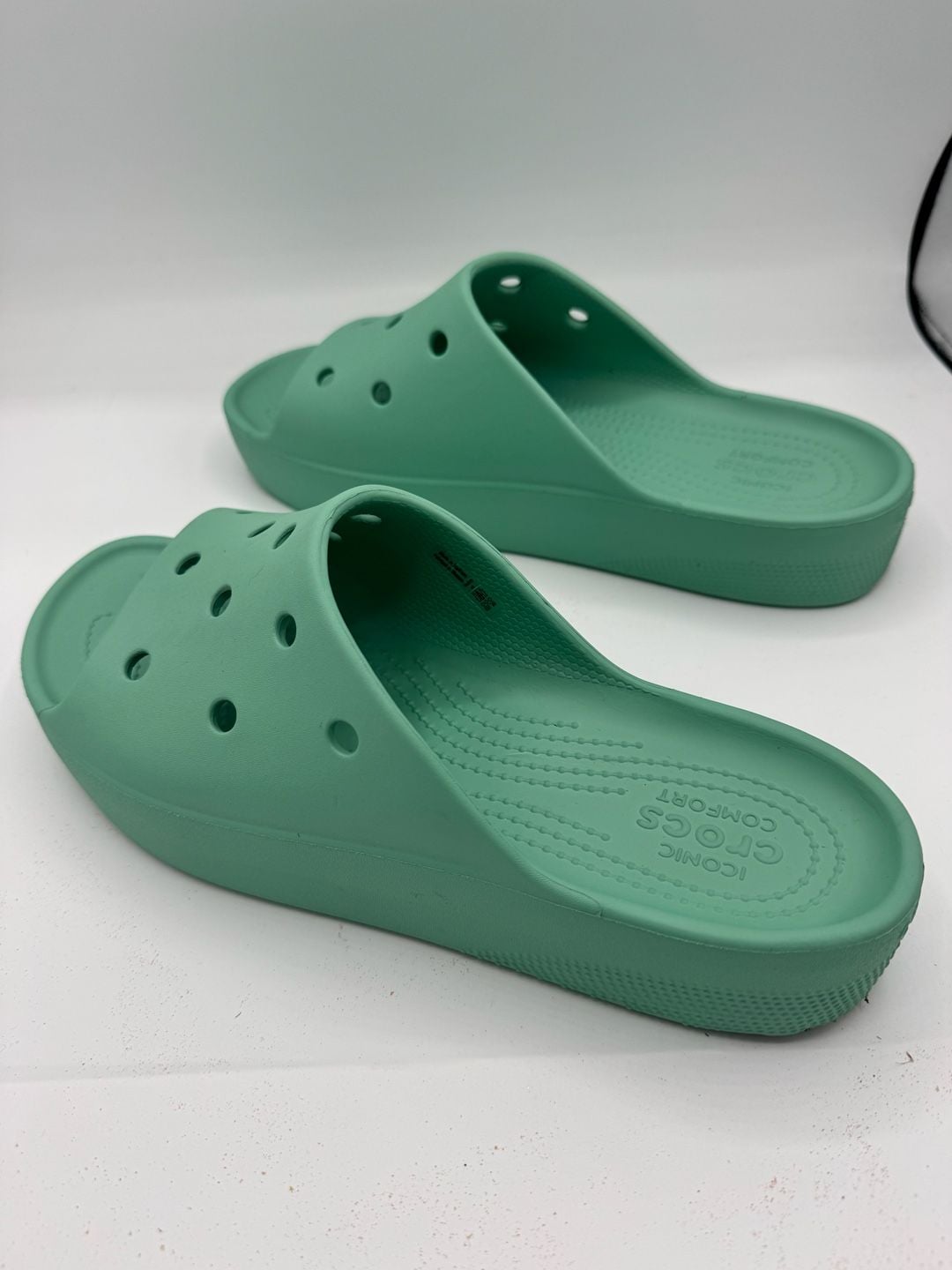 Crocs Classic Platform Slide Size W9 Green Sandals 8