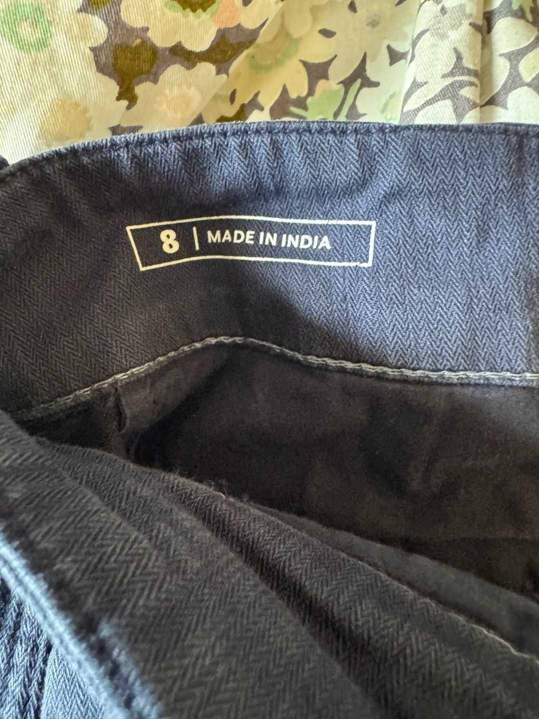 EUC Vineyard Vines Every Day Shorts Size 8 Navy Blue Chino 4