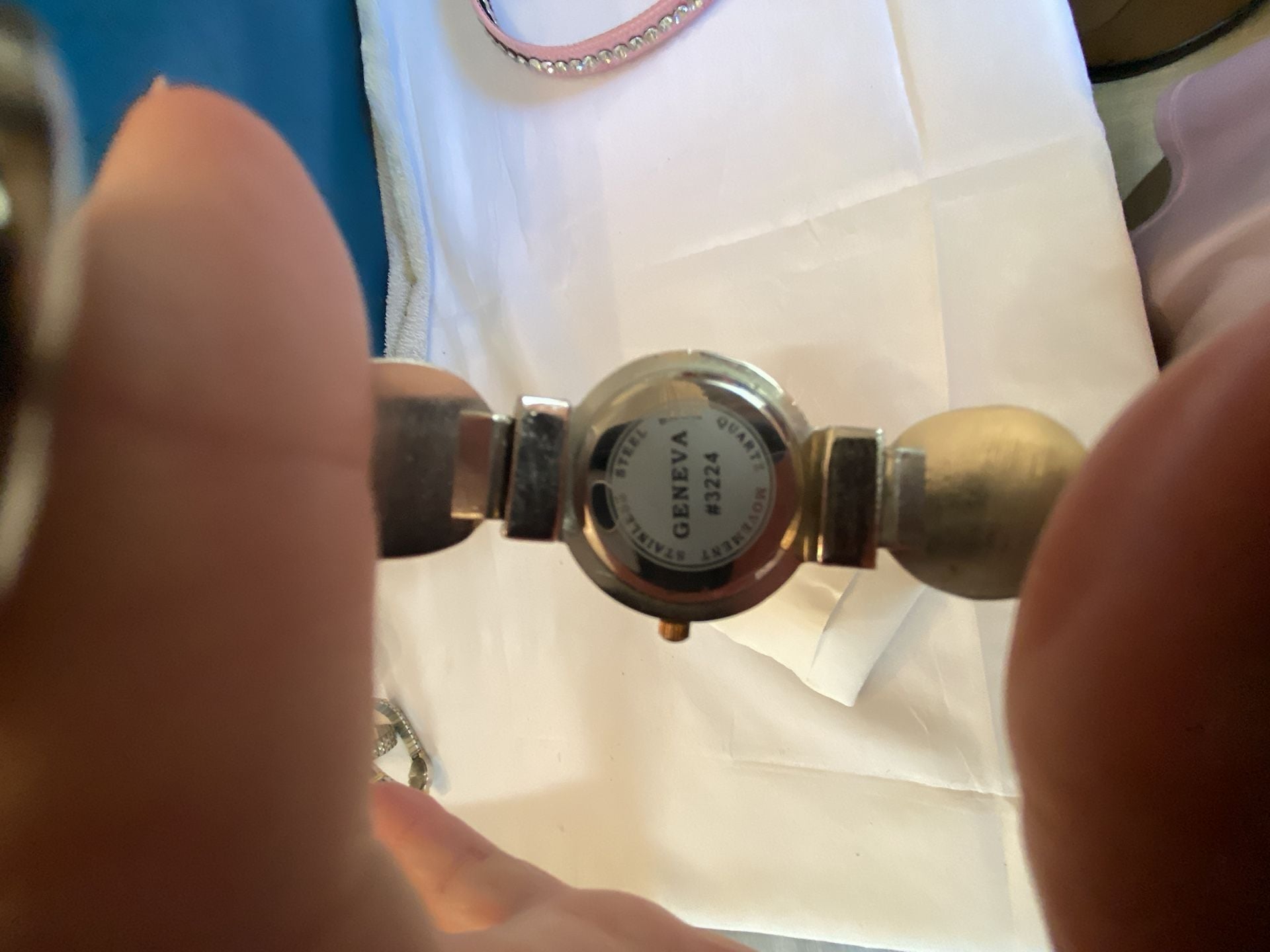GENEVA 3224 Watch Gold Tone Peace Sign Accents (needs battery) 4