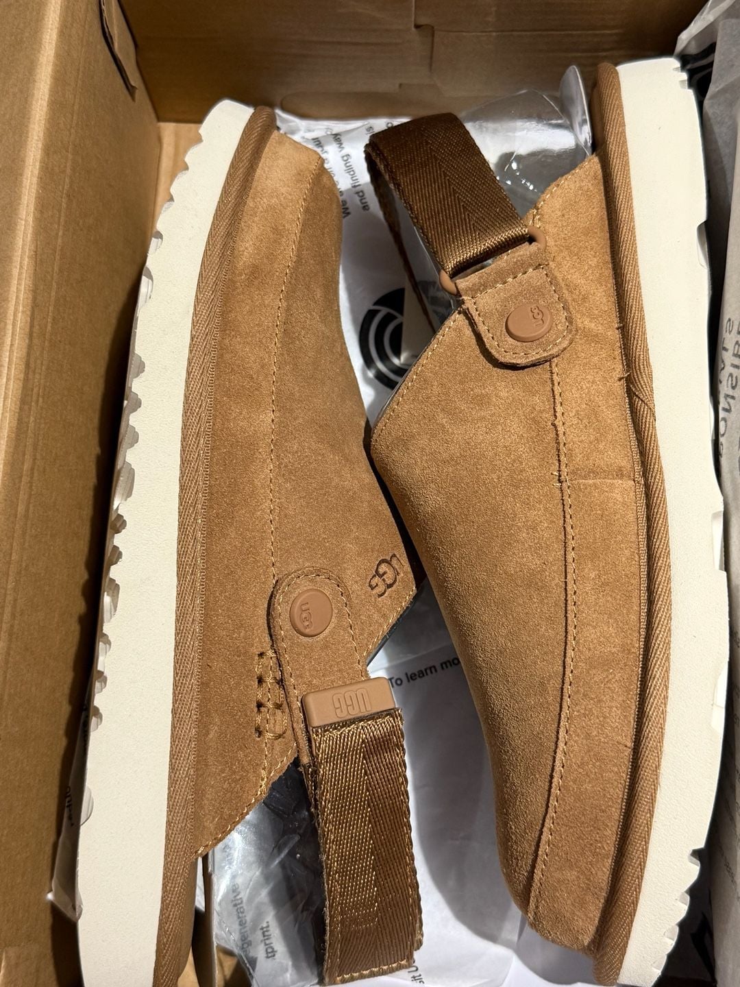 UGG Kids Goldenstar Clog Chestnut Suede Size 6 Big Kids NIB 1159770K 2