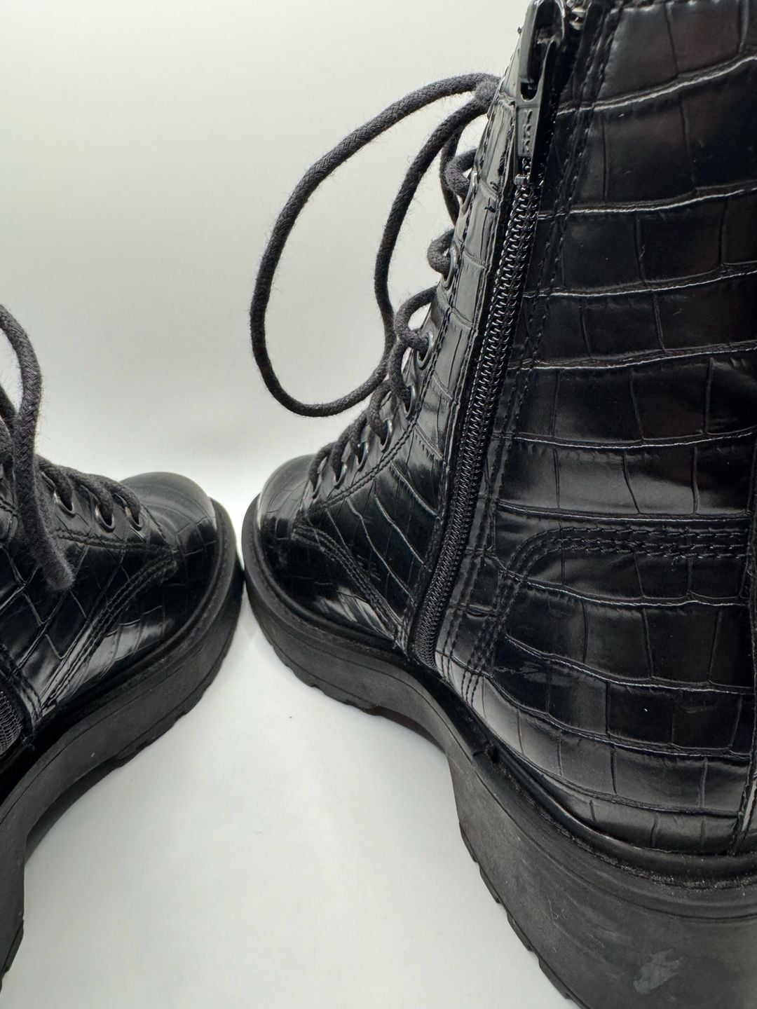 Steve Madden Black Croc Embossed Combat Boots 7 8