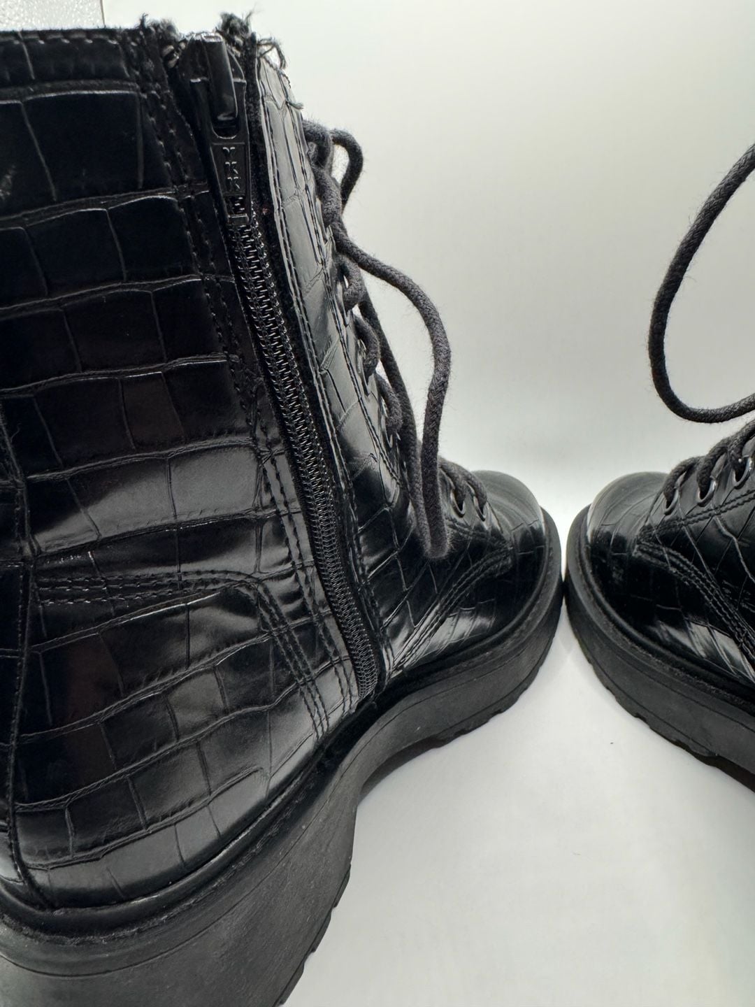 Steve Madden Black Croc Embossed Combat Boots 7 9