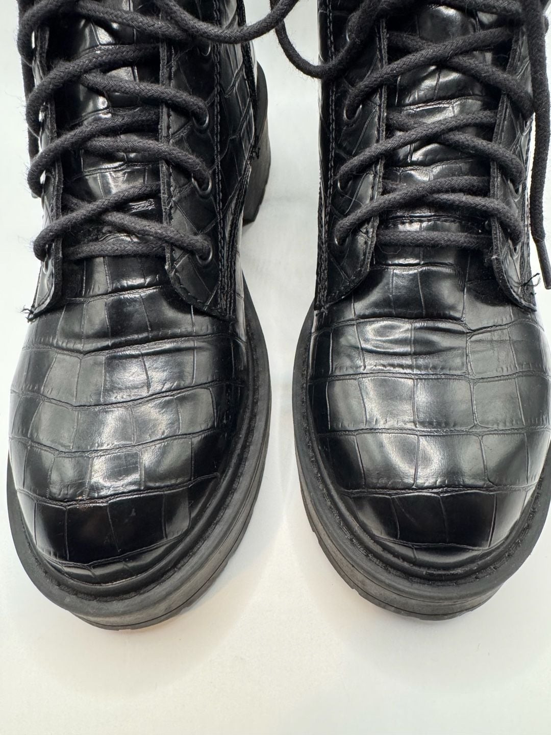 Steve Madden Black Croc Embossed Combat Boots 7 10