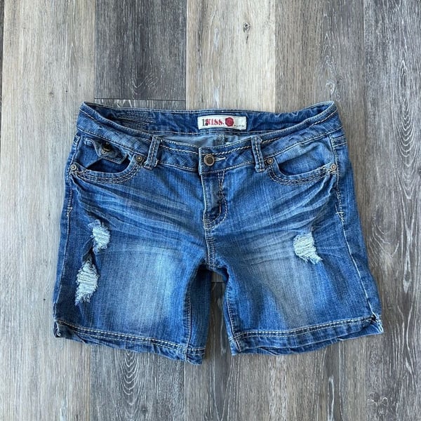 Vintage Y2K 1st Kiss Low Rise Distressed Bermuda Denim Shorts 13 Waist 34"