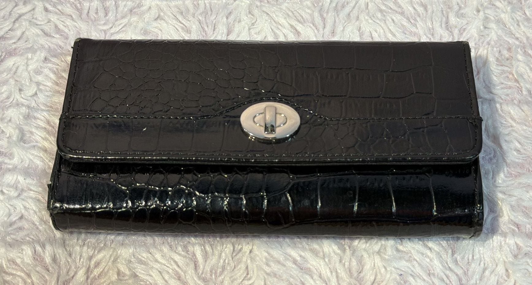 Couronne Black Crocodile Embossed Patent Leather Trifold Wallet 2