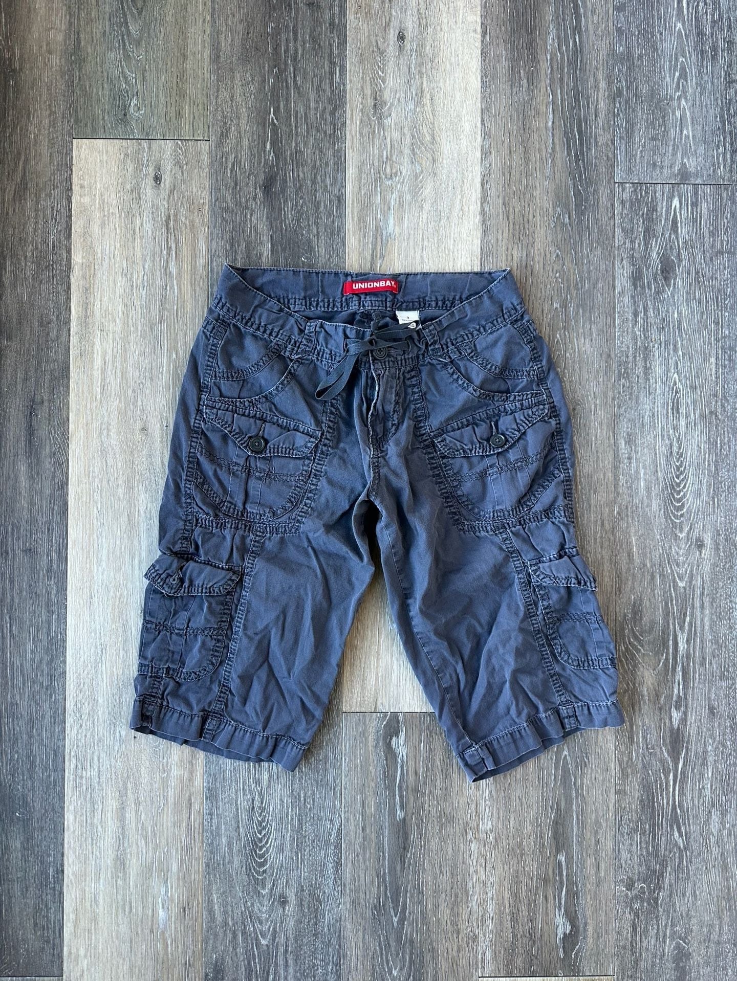 Vintage Y2K Unionbay Low Rise Cargo Shorts Size 3 Waist 28" 2