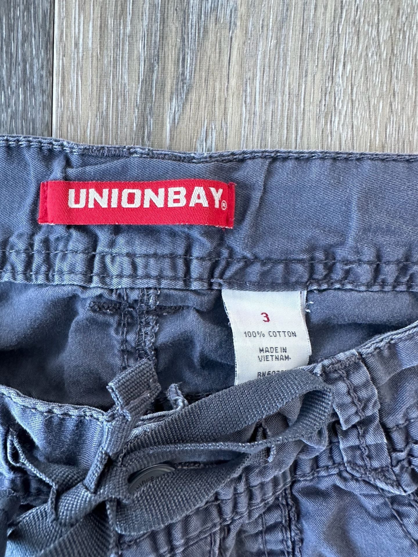 Vintage Y2K Unionbay Low Rise Cargo Shorts Size 3 Waist 28" 3