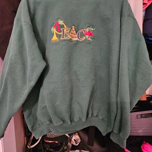 Vintage Hanes Ultimate Cotton Christmas Peace Embroidered Green Sweatshirt