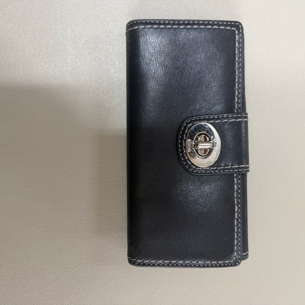 Coach Hampton Black Leather Turnlock Wallet Contrast Stitching