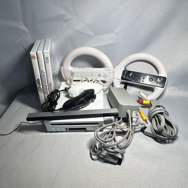 Game Nintendo Wii RVL-001 Console Bundle TV Game White Power Adapter, AV Cable, Camera Charger, Sensor Bar, 2 Remotes, 2 Nunchuks and Wheel - ,