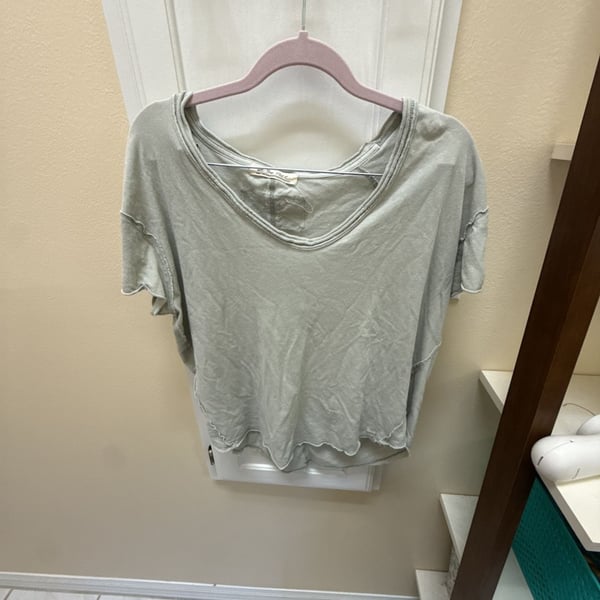 We The Free T-Shirt Size S Sage Green Slouchy Raw Hem V-Neck Top
