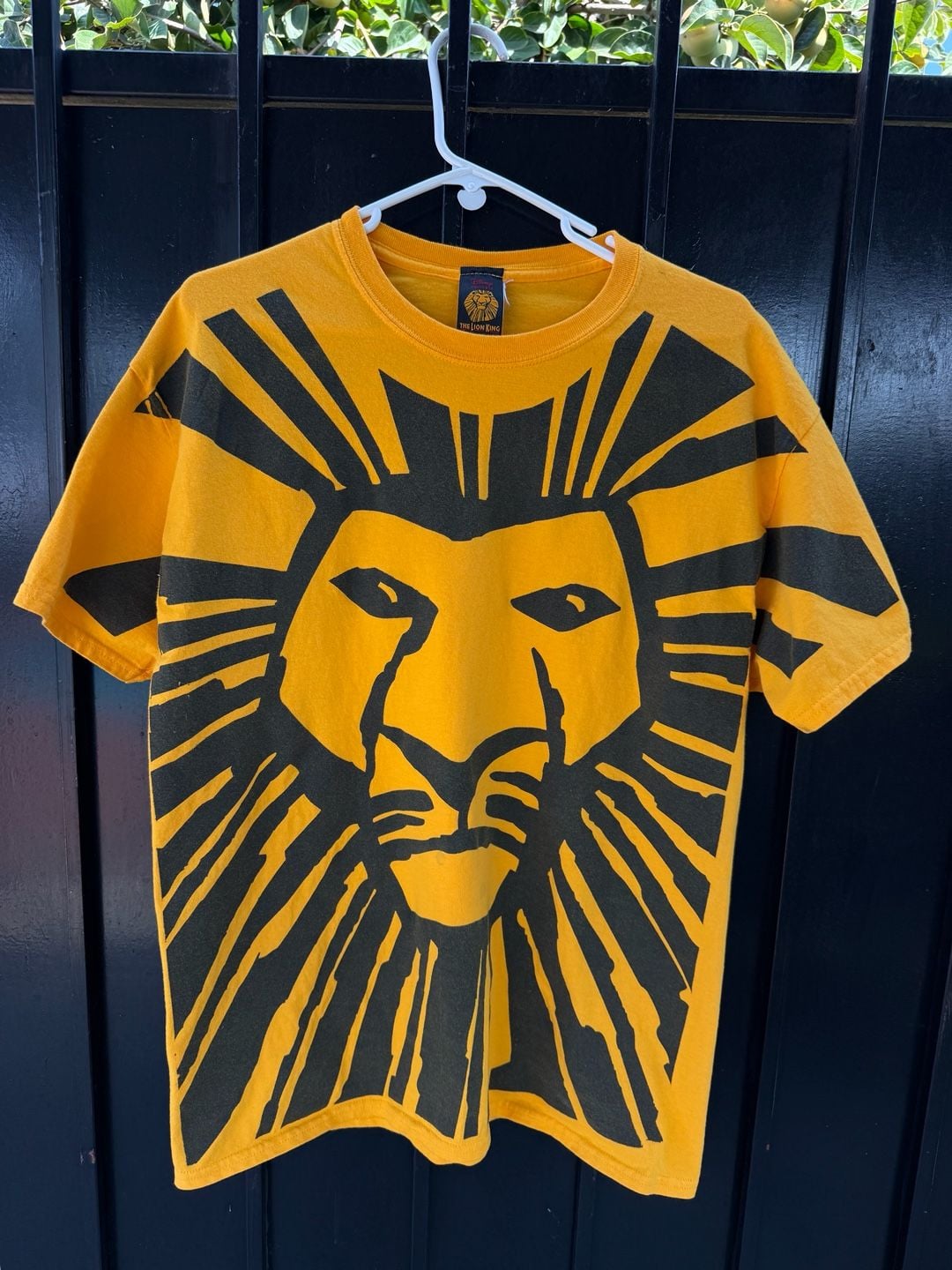 Disney The Lion King The Broadway Musical T-Shirt Size L Yellow 2