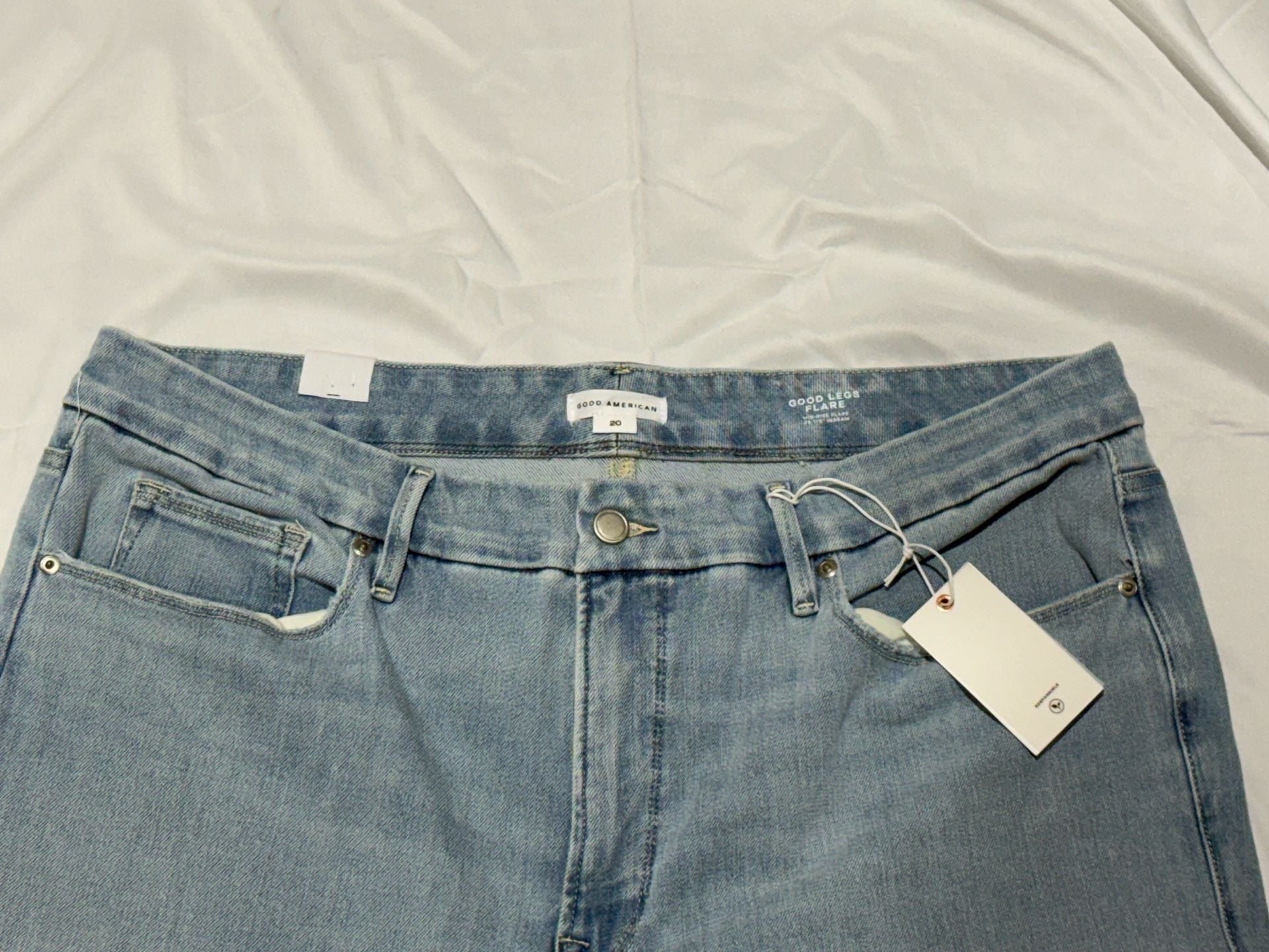 Good American Good Legs Flare Jeans Size 20 NWT Light Wash Mid Rise 33.5” 3