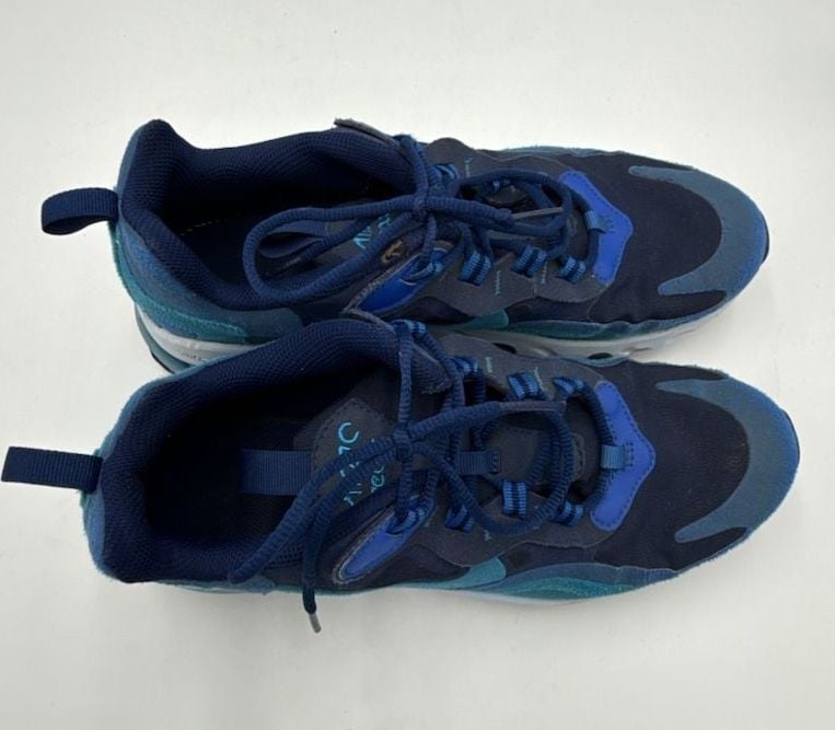 Nike Air Max 270 React Blue Sneakers
Size 7Y
#853 7
