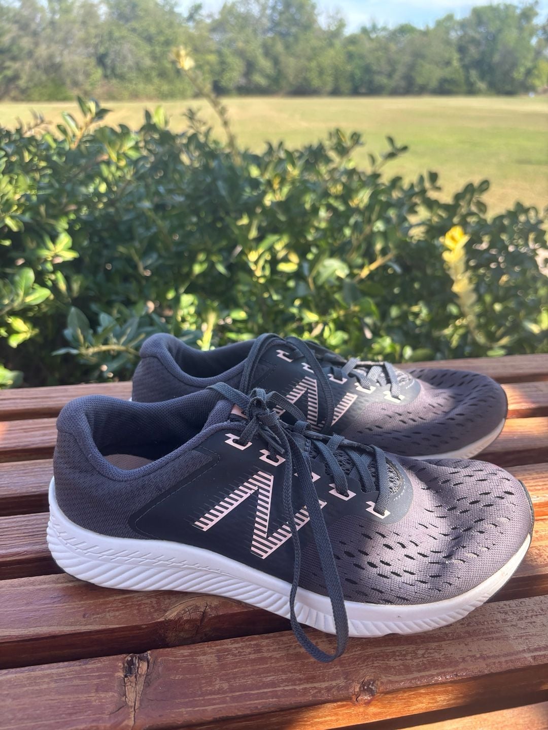 New Balance DRFT Running Shoes Size 7 Gray Pink 2