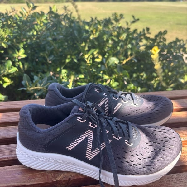 New Balance DRFT Running Shoes Size 7 Gray Pink