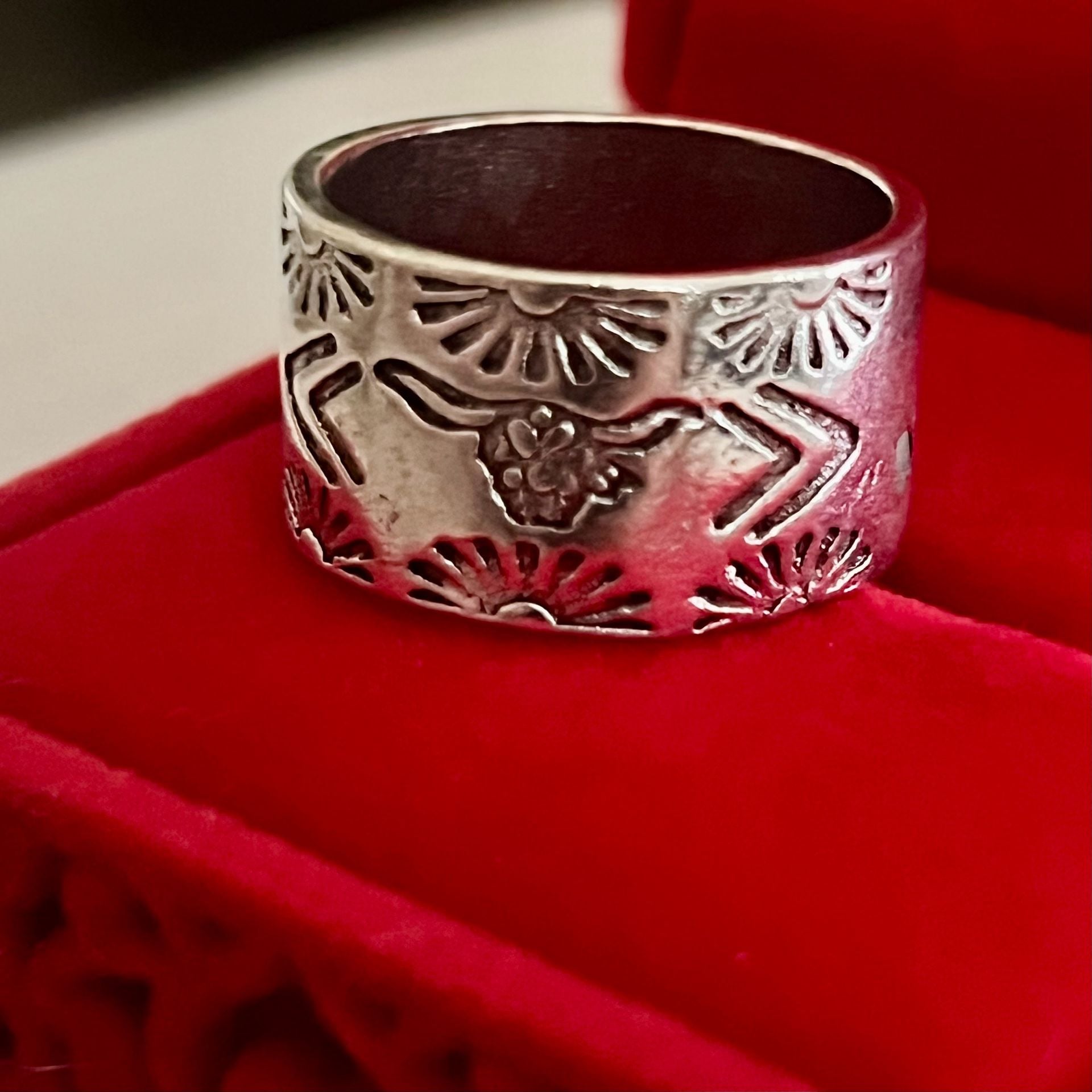 Western Steer Skull Stamped Ring Silver Country Rodeo Wide Band Size 8 4