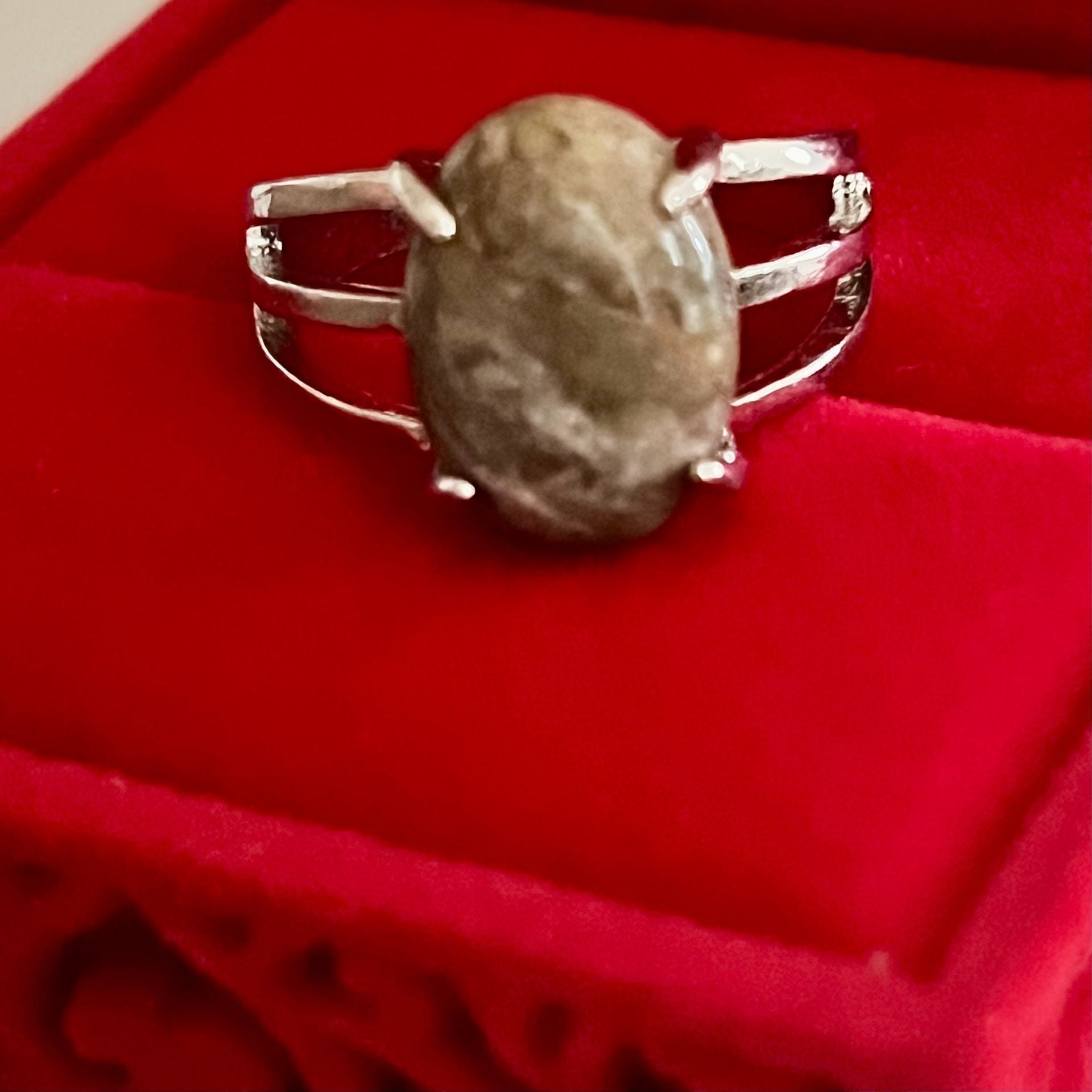 Natural Stone Oval Prong Set Triple Band Silver Ring Size 8 3