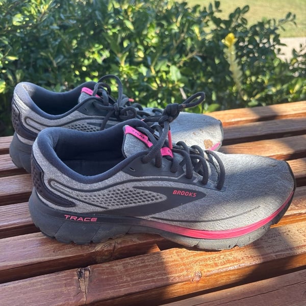 Brooks Trace 2 Running Shoes Gray Pink