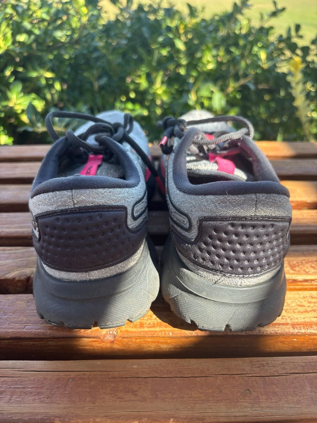 Brooks Trace 2 Running Shoes Gray Pink 7