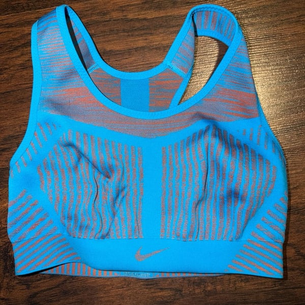 Nike FE/NOM Flyknit Sports Bra Size M Blue