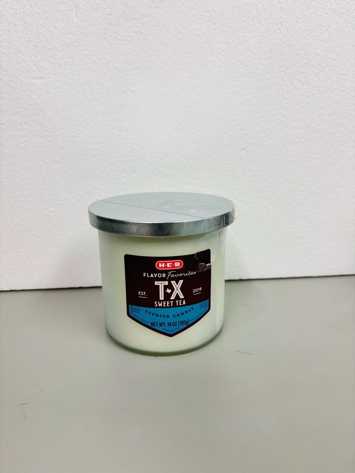 H-E-B Flavor Favorites T-X Sweet Tea Scented Candle 14 oz 1