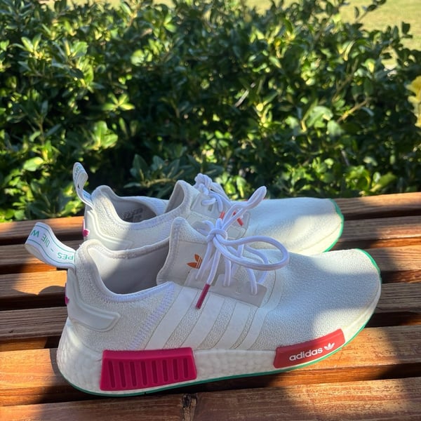 Adidas NMD_R1 Size 8 White Magenta Green GZ4964 Sneakers