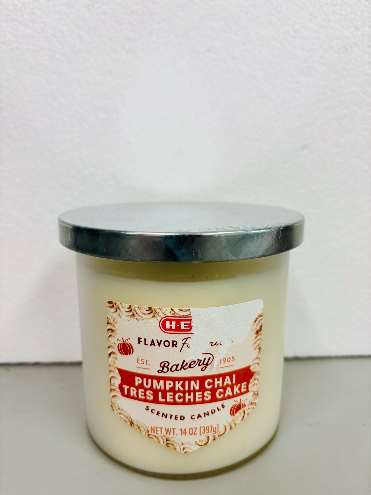H-E-B Bakery Pumpkin Chai Tres Leches Cake Candle 1