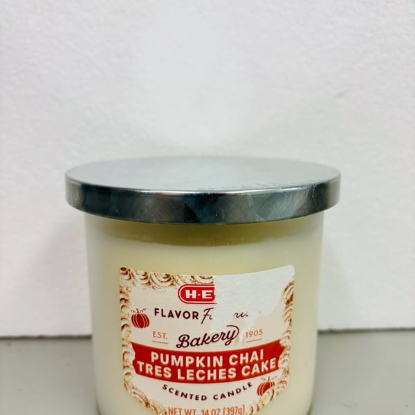 H-E-B Bakery Pumpkin Chai Tres Leches Cake Candle