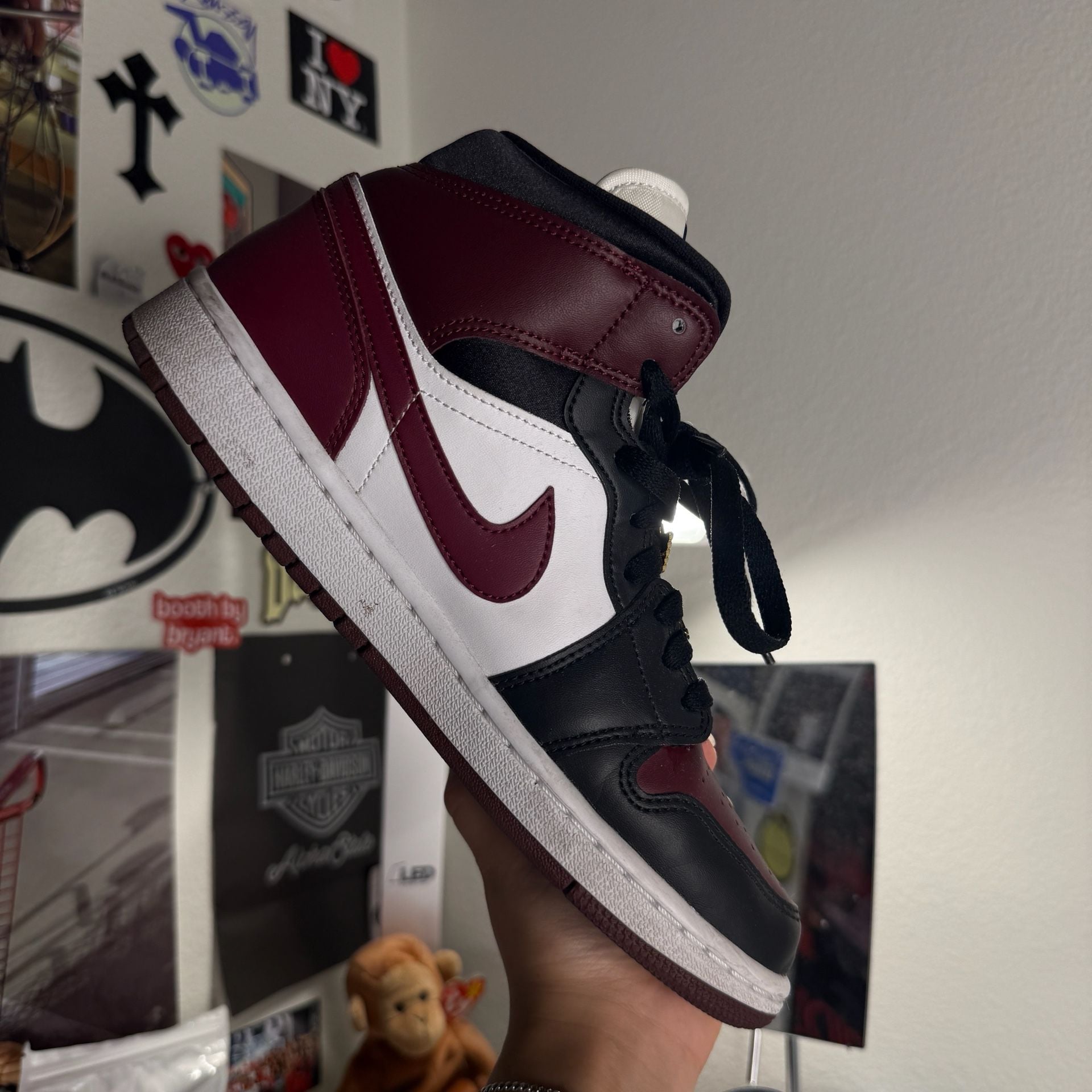Air Jordan 1 Mid SE Gold Pendants Dark Beetroot Sneakers 7