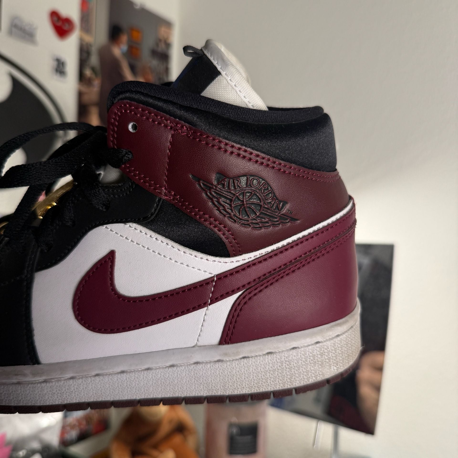 Air Jordan 1 Mid SE Gold Pendants Dark Beetroot Sneakers 8
