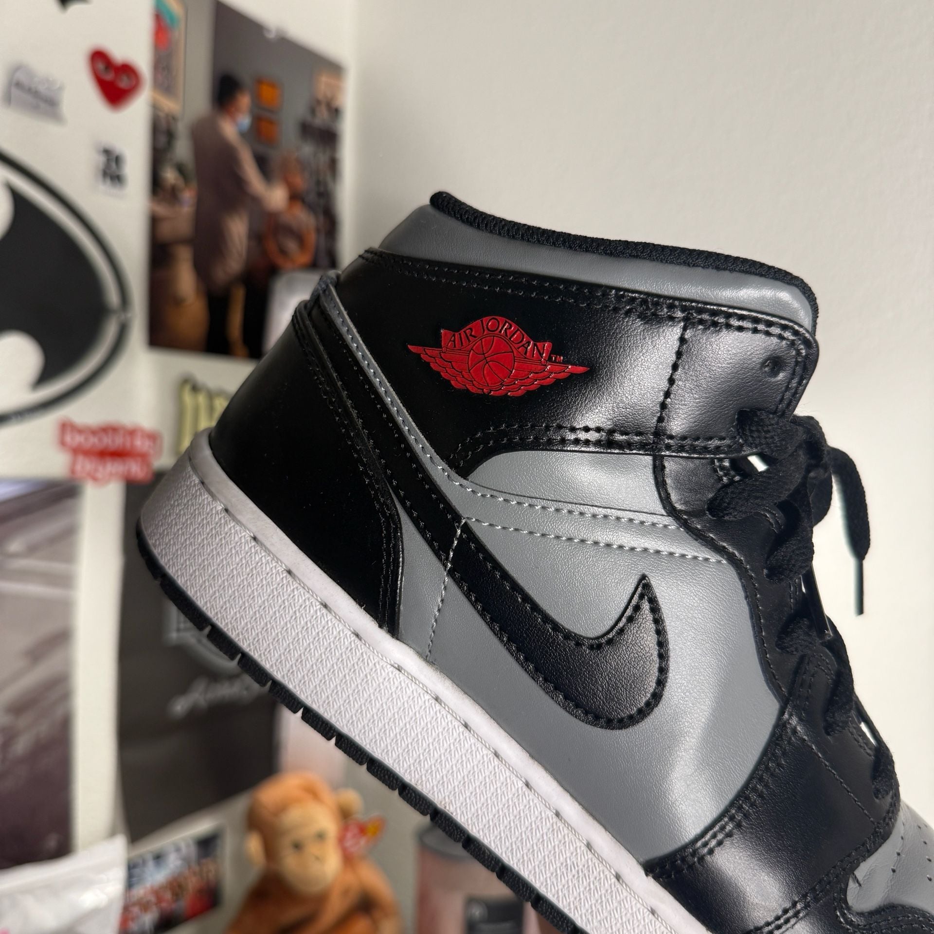 Air Jordan 1 Mid Size 7Y Black Gym Red Medium Grey 3