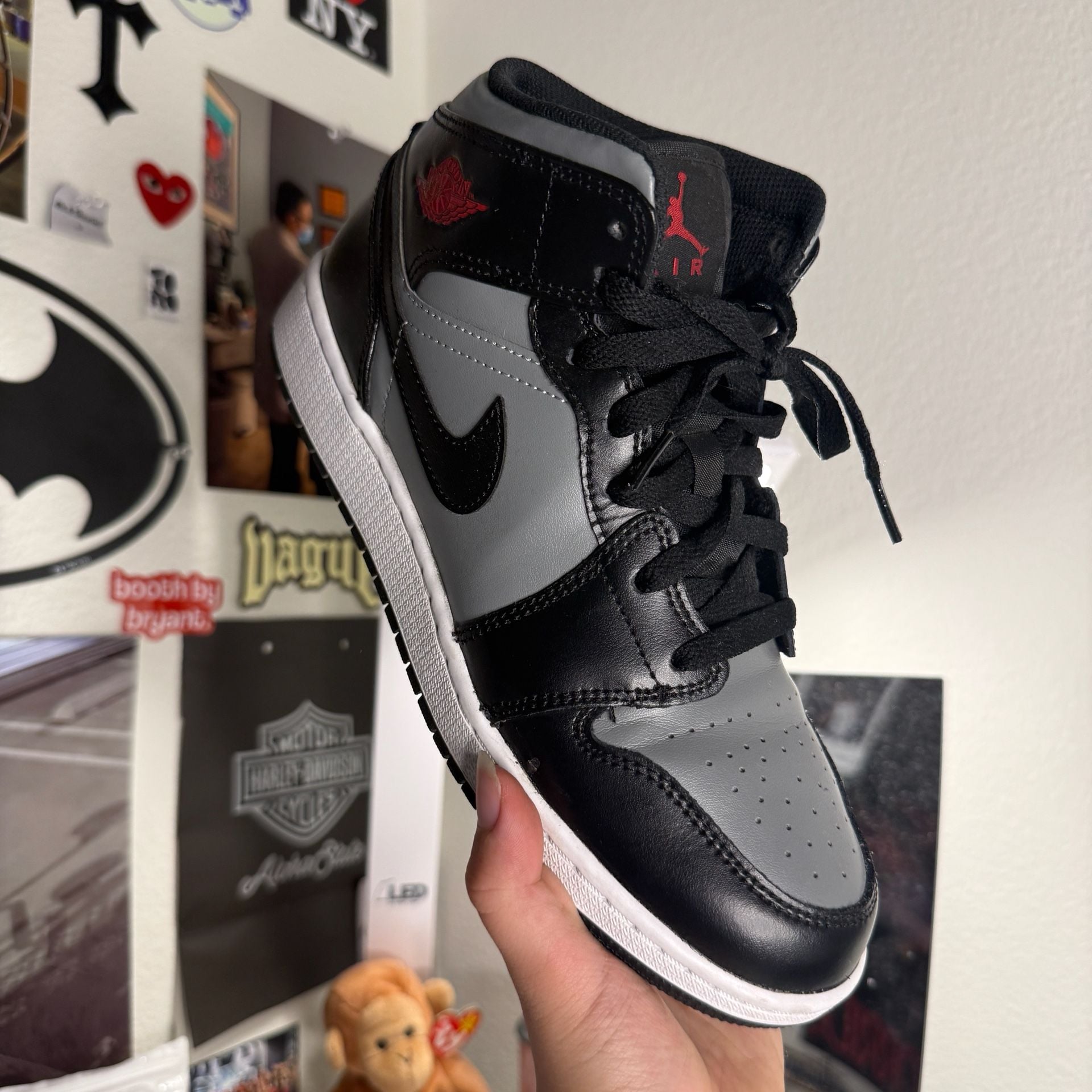 Air Jordan 1 Mid Size 7Y Black Gym Red Medium Grey 4