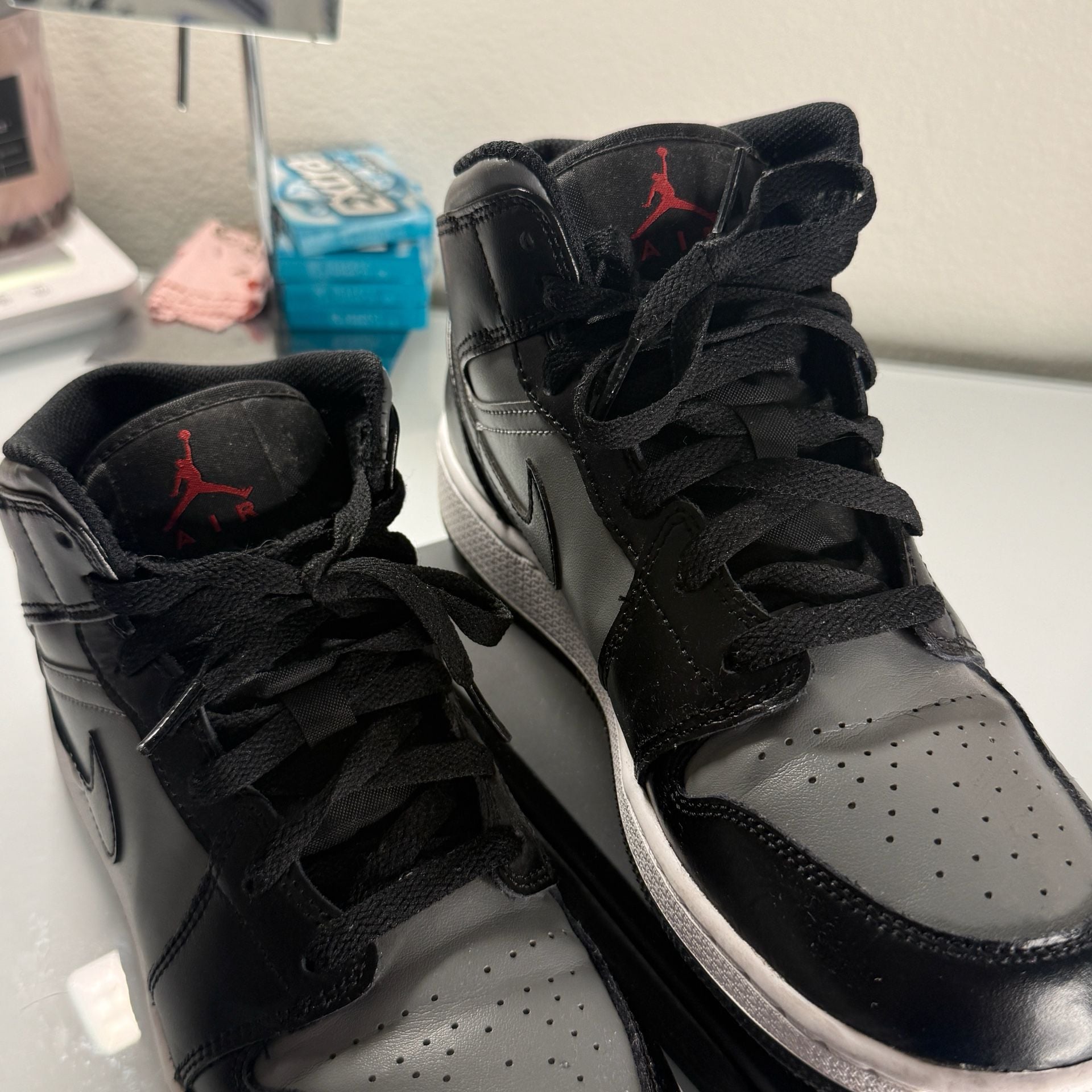 Air Jordan 1 Mid Size 7Y Black Gym Red Medium Grey 8