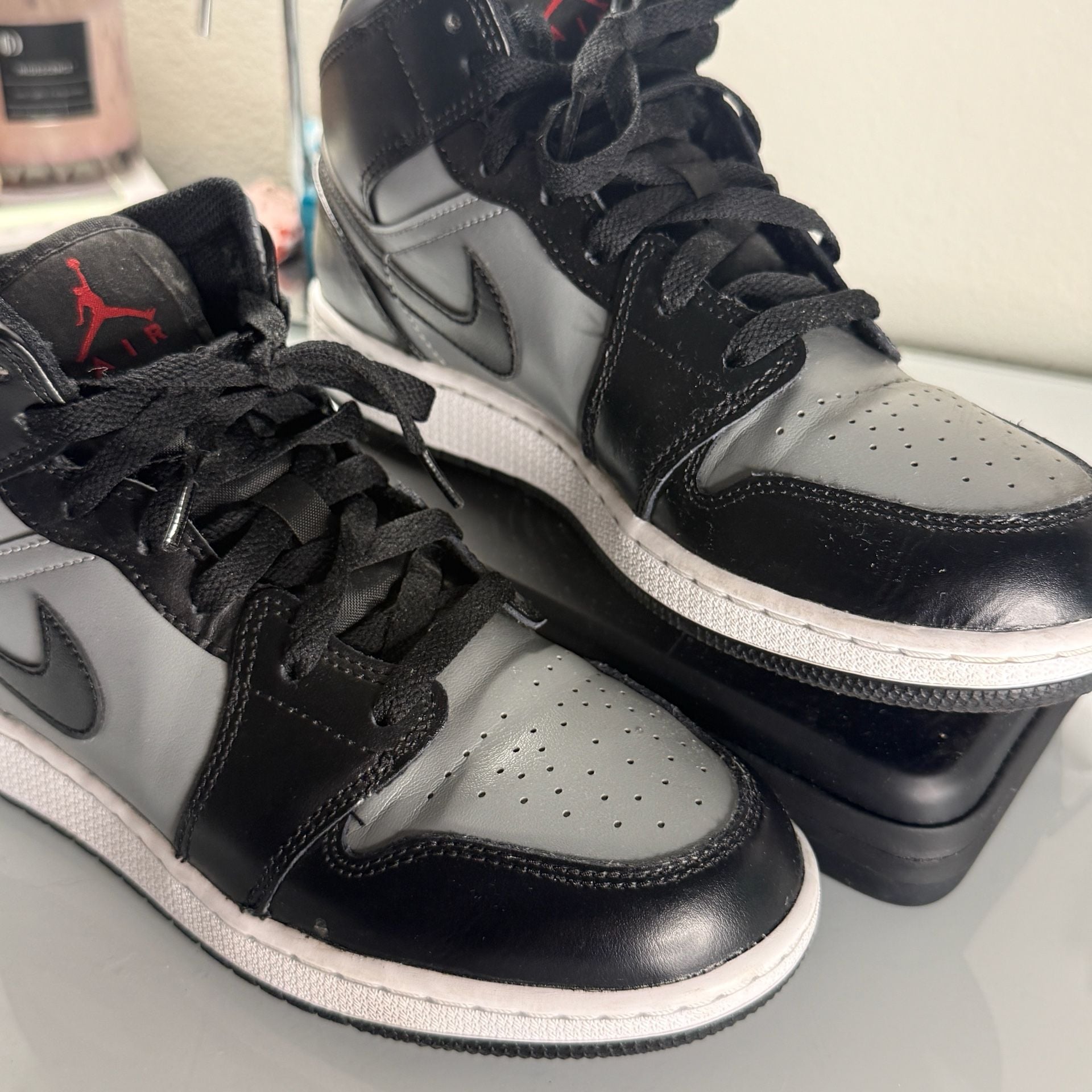 Air Jordan 1 Mid Size 7Y Black Gym Red Medium Grey 10