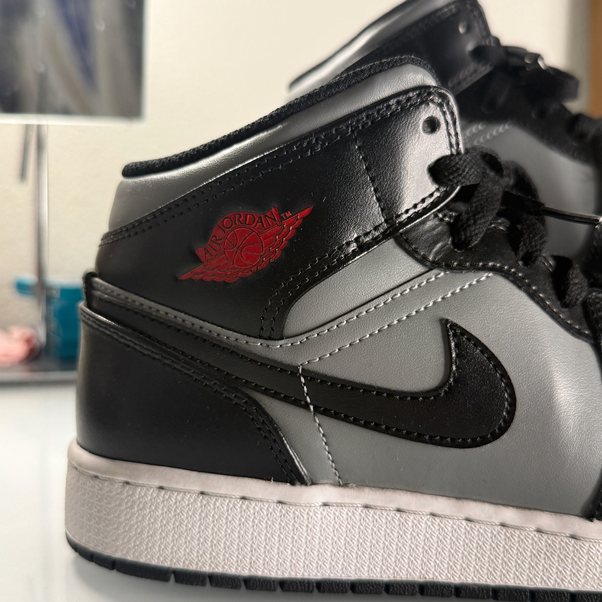 Air Jordan 1 Mid Size 7Y Black Gym Red Medium Grey 11