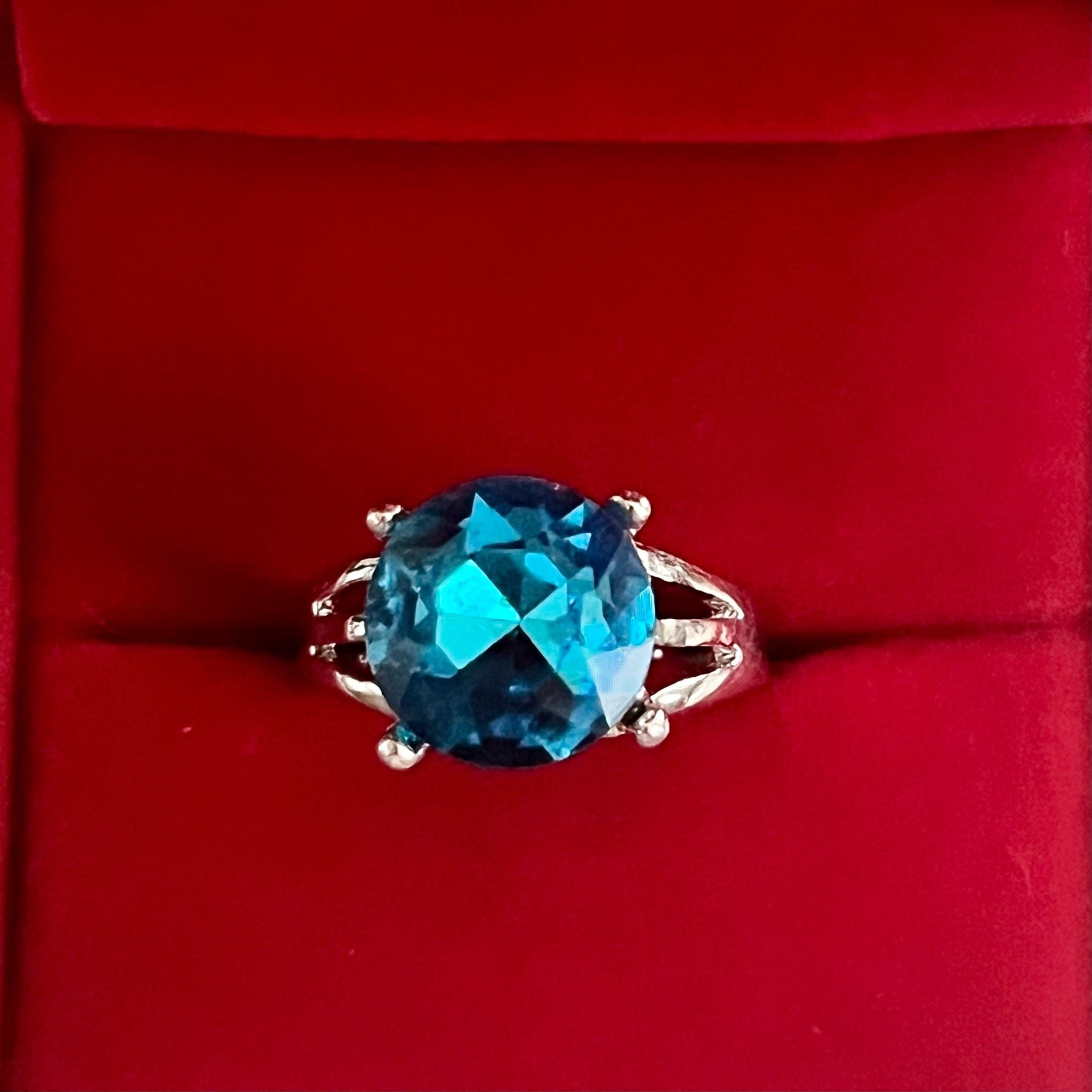 Deep Blue Aquamarine Titanium Steel Silver Cocktail Ring Size 8 2