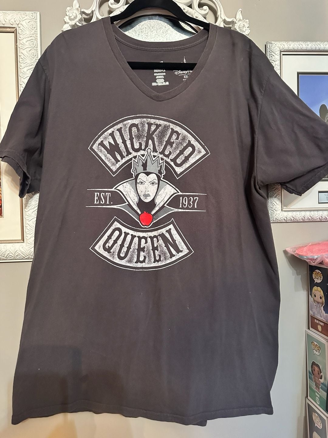 Disney Parks Wicked Queen Snow White Graphic T-Shirt Size XXL Gray 1