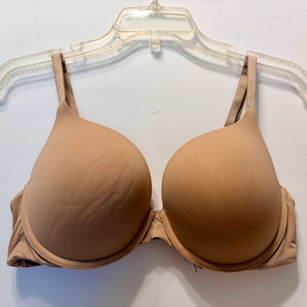 Victoria's Secret Seconde Peau Bra Size 38C Nude Beige T-Shirt Underwire