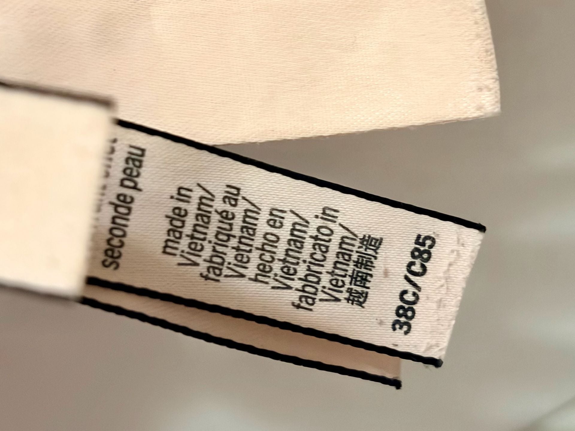 Victoria's Secret Seconde Peau Bra Size 38C Nude Beige T-Shirt Underwire 5