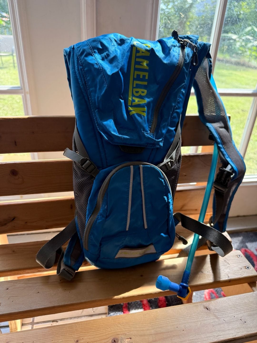 Camelbak Rogue 2L Hydration Pack Blue Backpack 2