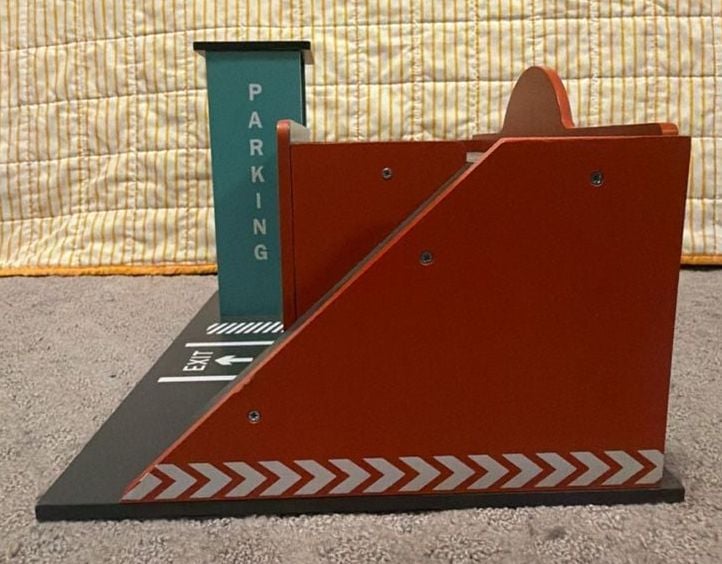 Mentari Wooden Toy Gas Station Playset & Garage - Base Only 3