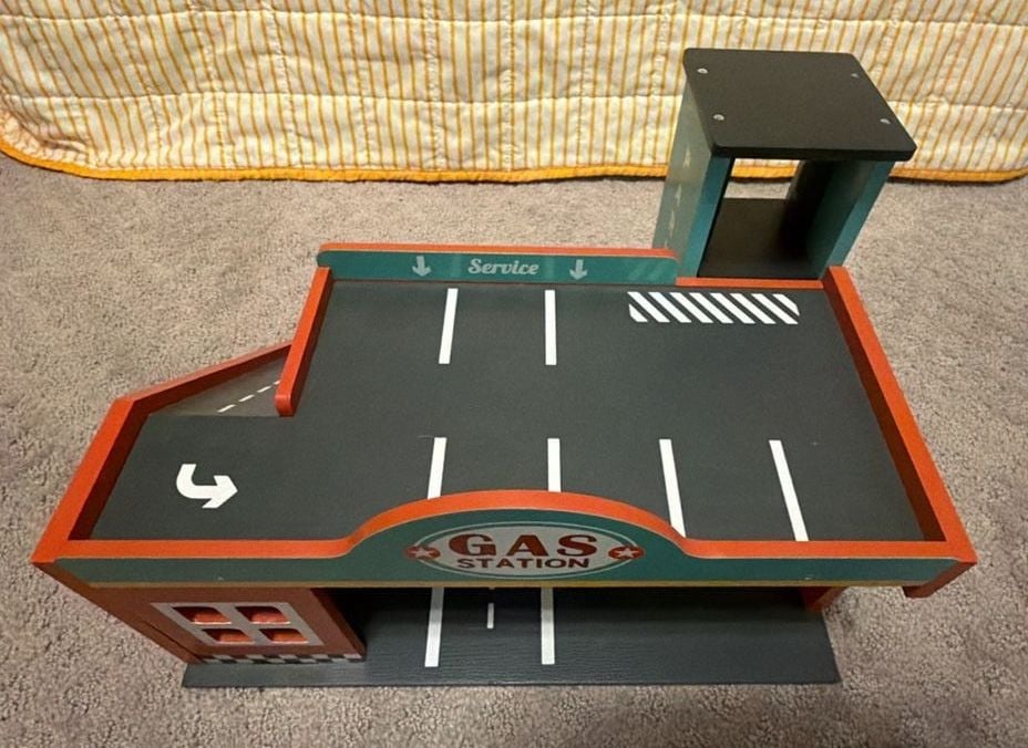 Mentari Wooden Toy Gas Station Playset & Garage - Base Only 5