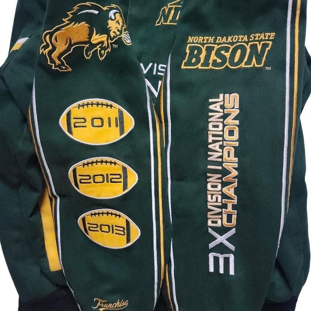 Franchise Club NDSU Bomber Jacket Size L Champions Green 10