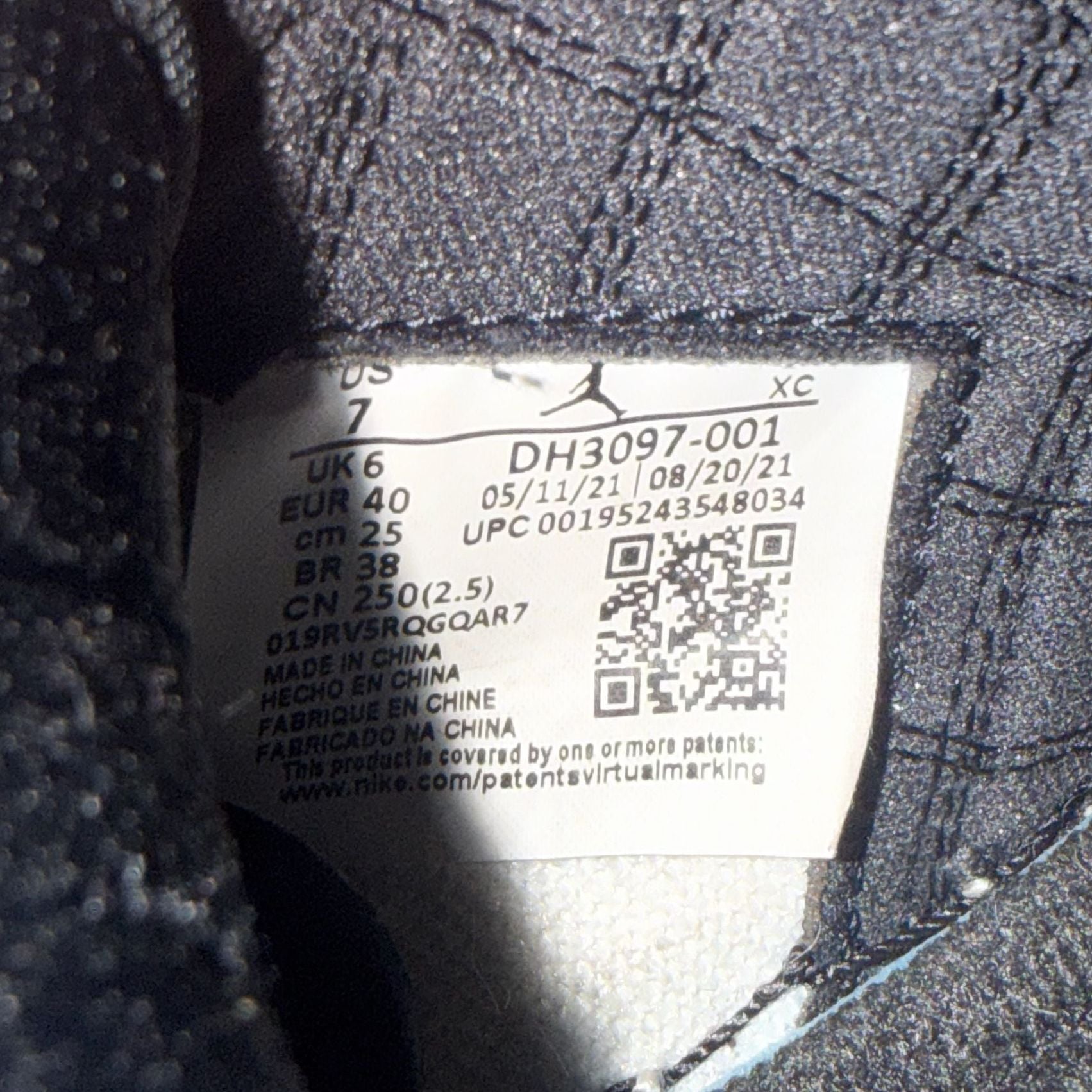 Nike Air Jordan 1 Retro High OG Hand Crafted Size 7 4