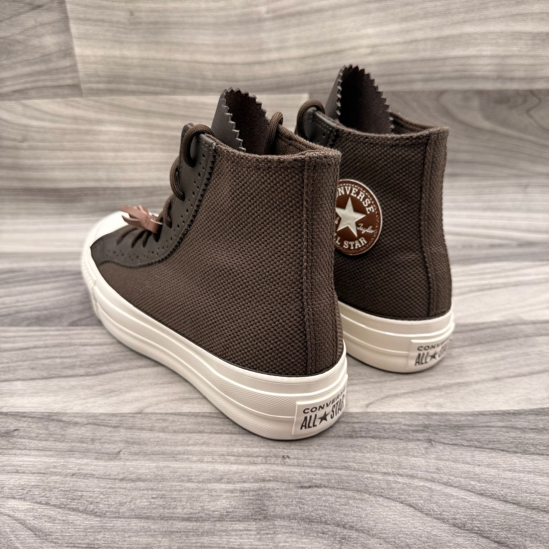 Converse Women’s 9 Chuck Taylor All Star Lift Platform High "Tassels” 9