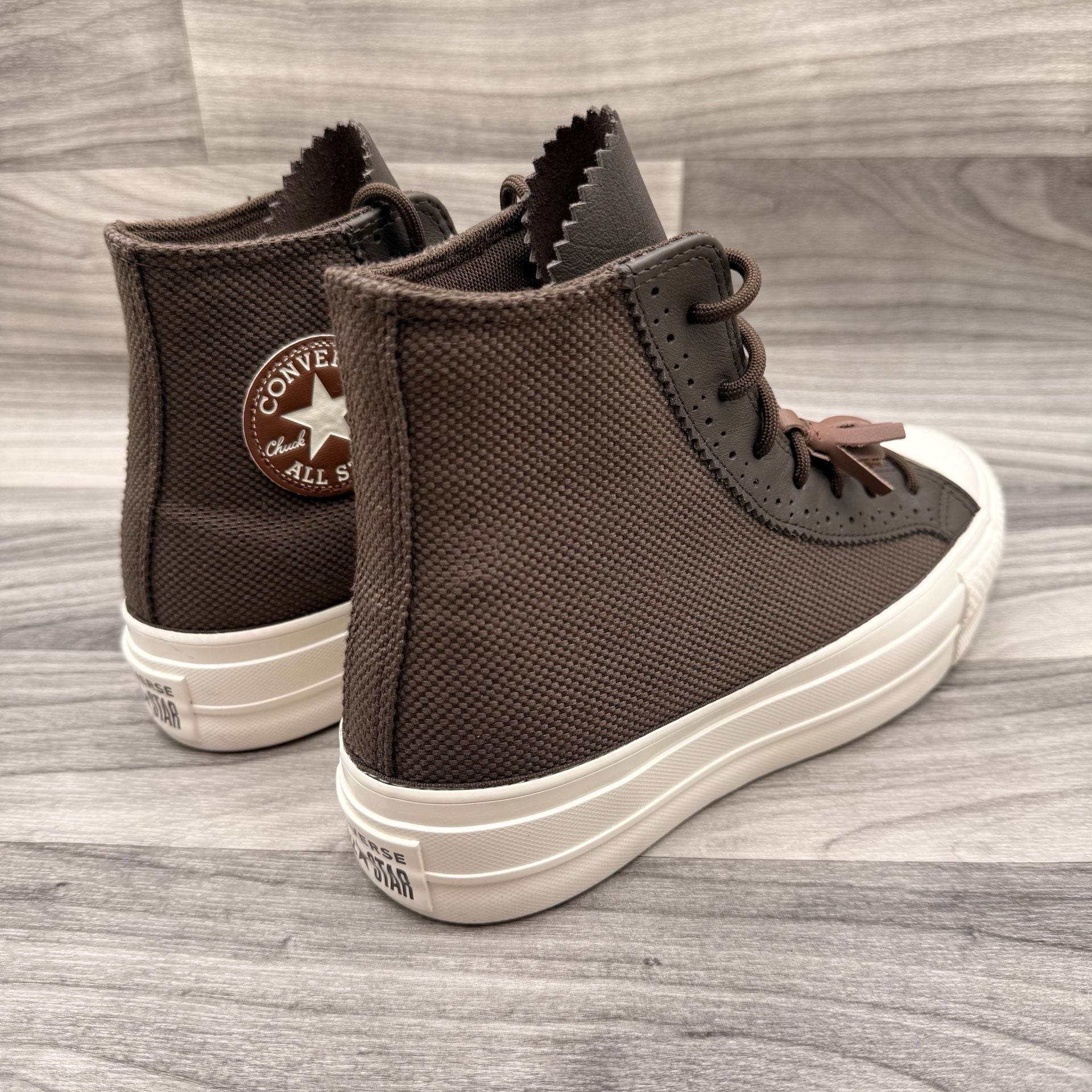 Converse Women’s 9 Chuck Taylor All Star Lift Platform High "Tassels” 11