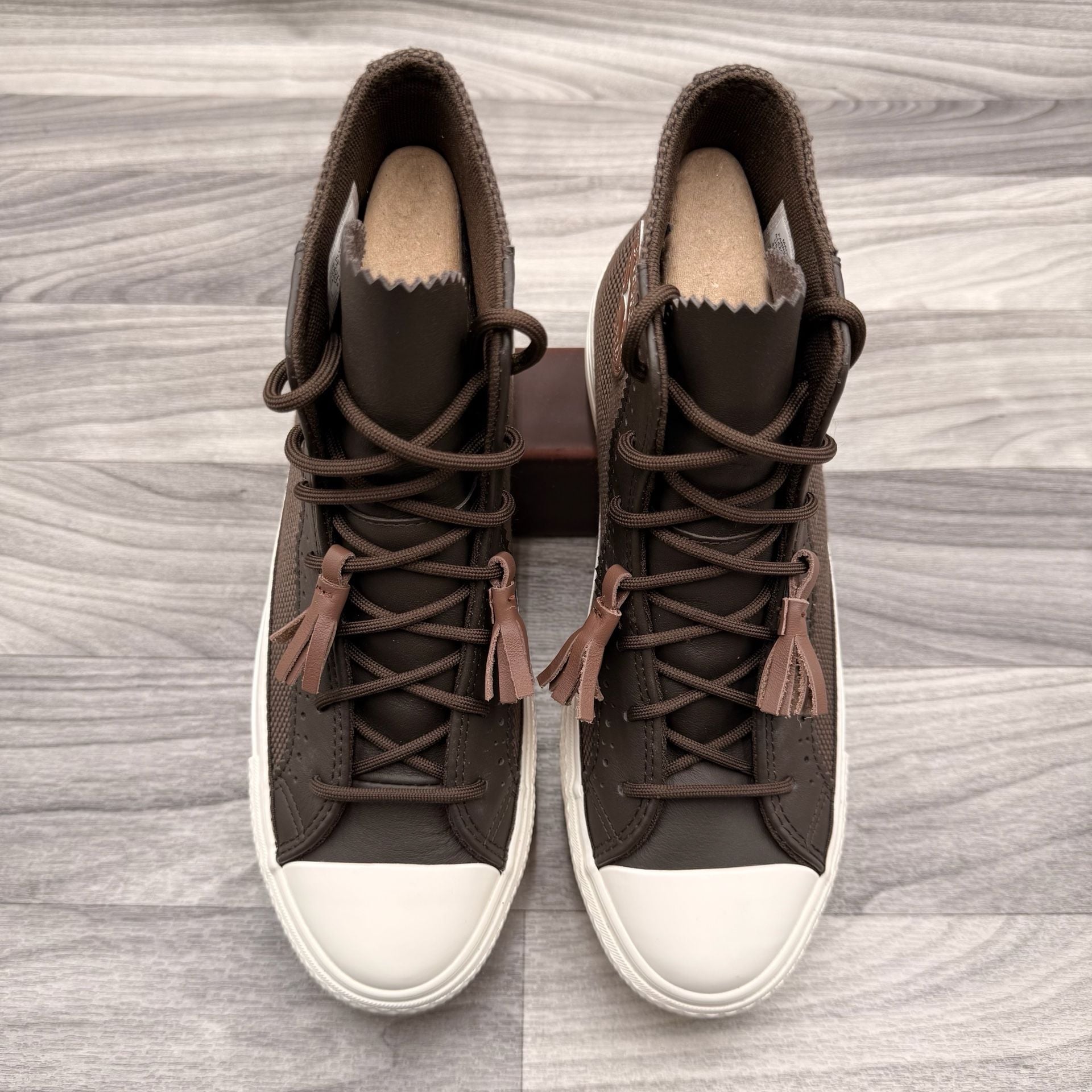 Converse Women’s 9 Chuck Taylor All Star Lift Platform High "Tassels” 14