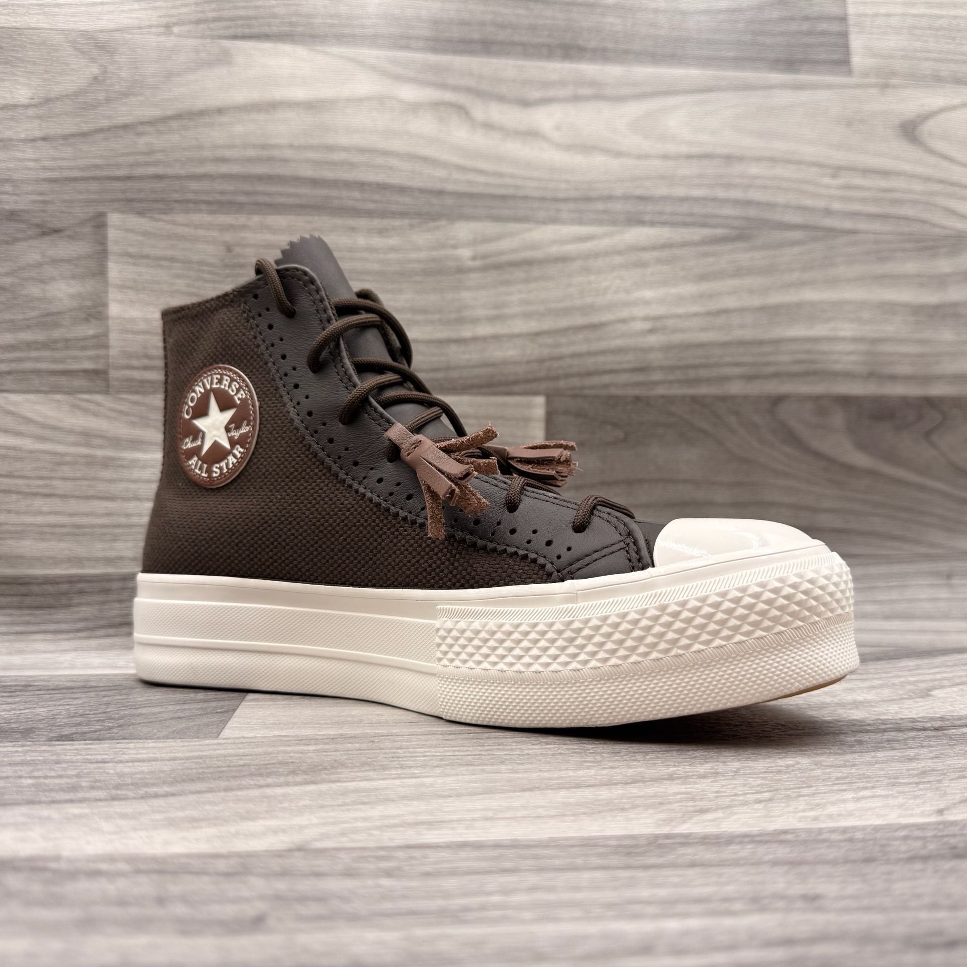 Converse Women’s 9 Chuck Taylor All Star Lift Platform High "Tassels” 17