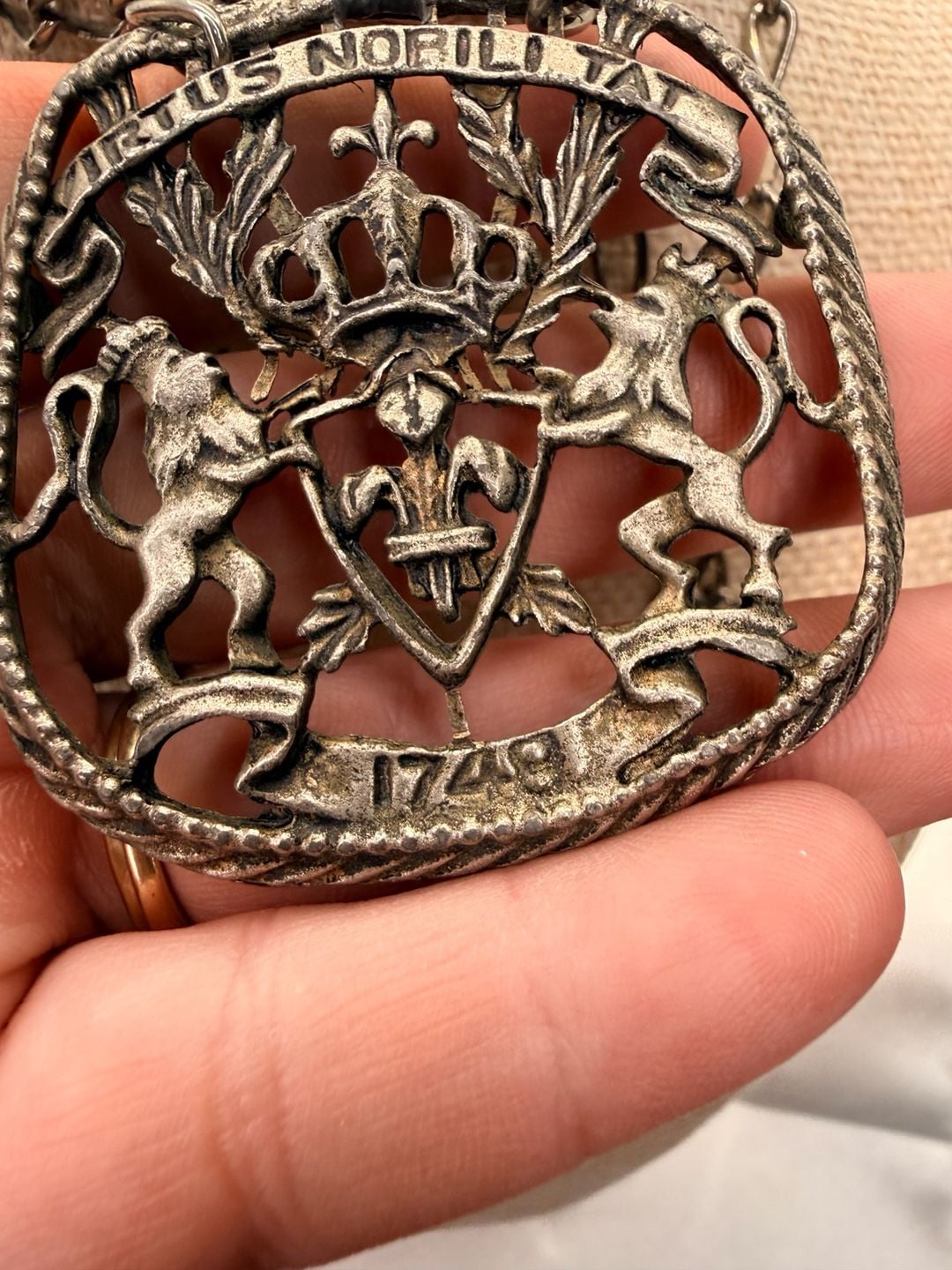 Vintage 1748 Virtus Nobilitas Coat Of Arms Pendant Necklace 4